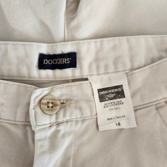 Vintage Dockers High Waisted Khaki Shorts 16 - Picture 4 of 7